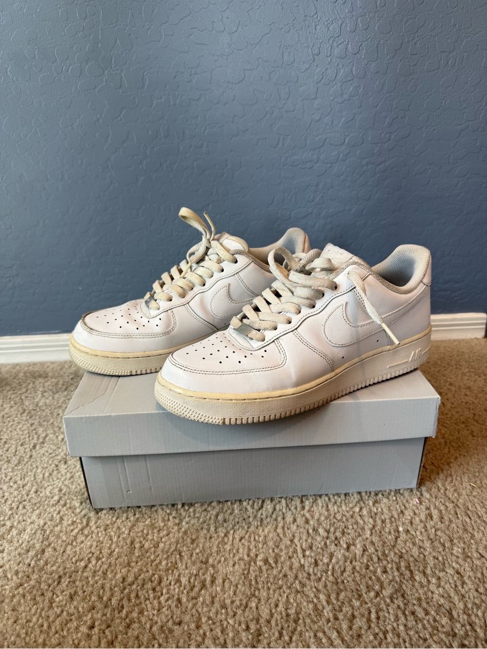 Nike Mens White Leather Low-Top Air Force Sneakers, Size 9